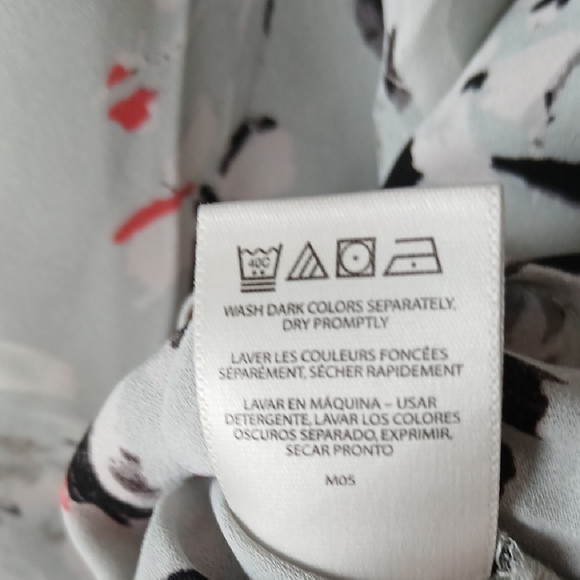 Van Heusen Floral Gray Watercolor Bell Sleeve Blouse Size XL Office Wear - Picture 6 of 7